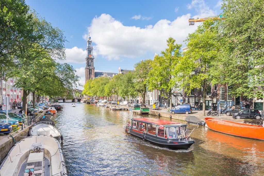 Houseboat Studio With Canalview And Free Bikes Amsterdam Ruang foto