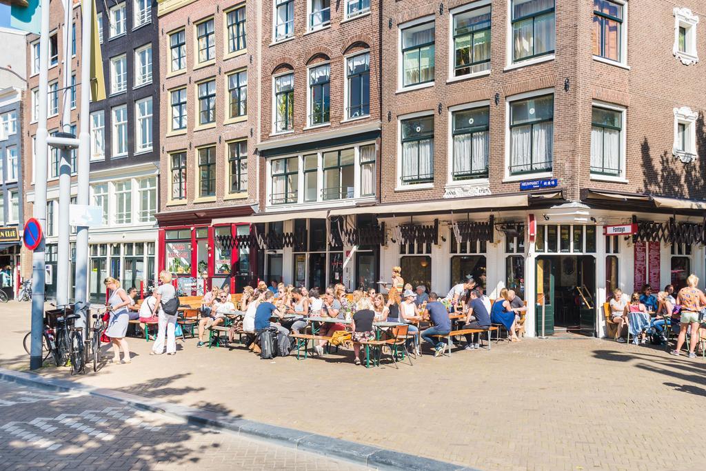 Houseboat Studio With Canalview And Free Bikes Amsterdam Ruang foto