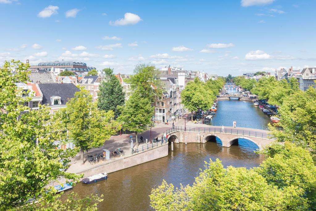 Houseboat Studio With Canalview And Free Bikes Amsterdam Ruang foto